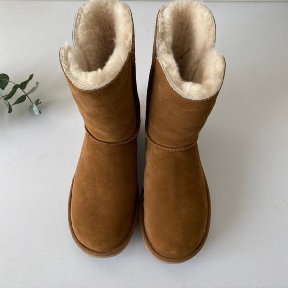 NIB UGG MARCIELLA BUTTON CLASSIC SHORTS BOOTS CHESTNUT 10 - Picture 10 of 11